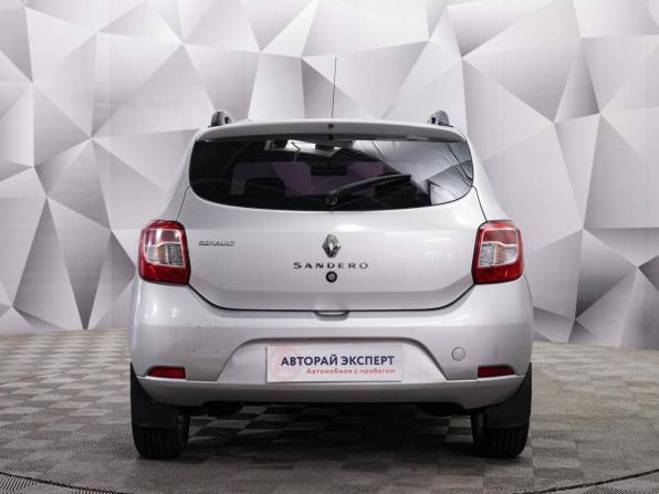 Renault Sandero II с пробегом 2015 года, цена 825 000 рублей, 155000 км, хэтчбек, Автокод Объявления