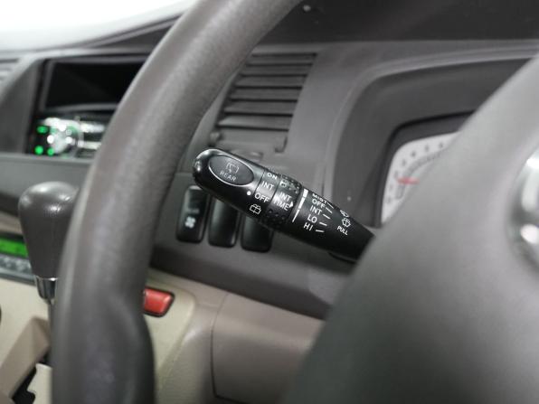 Toyota ISis I с пробегом 2004 года, цена 765 000 рублей, 129915 км, компактвэн, Автокод Объявления
