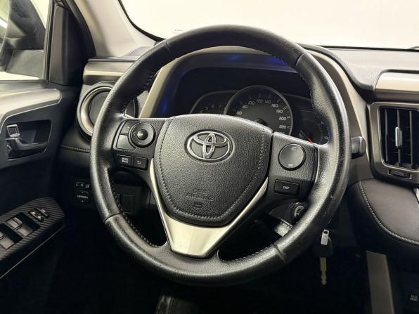 Toyota RAV4 IV (XA40) с пробегом 2015 года, цена 1 798 000 рублей, 184783 км, внедорожник, Автокод Объявления