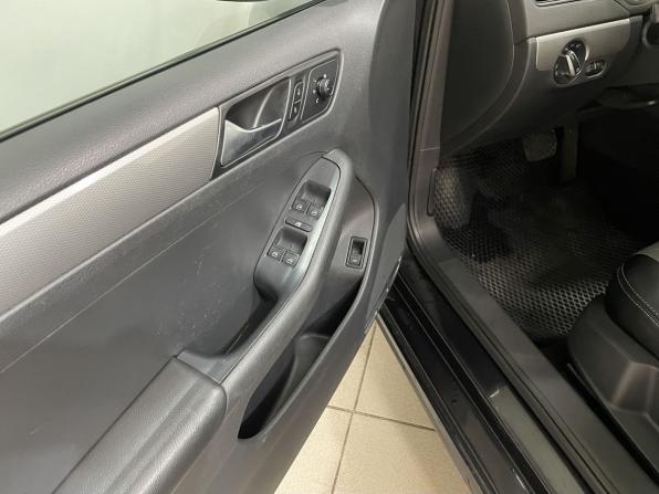 Volkswagen Jetta VI Рестайлинг с пробегом 2016 года, цена 1 240 000 рублей, 183665 км, седан, Автокод Объявления
