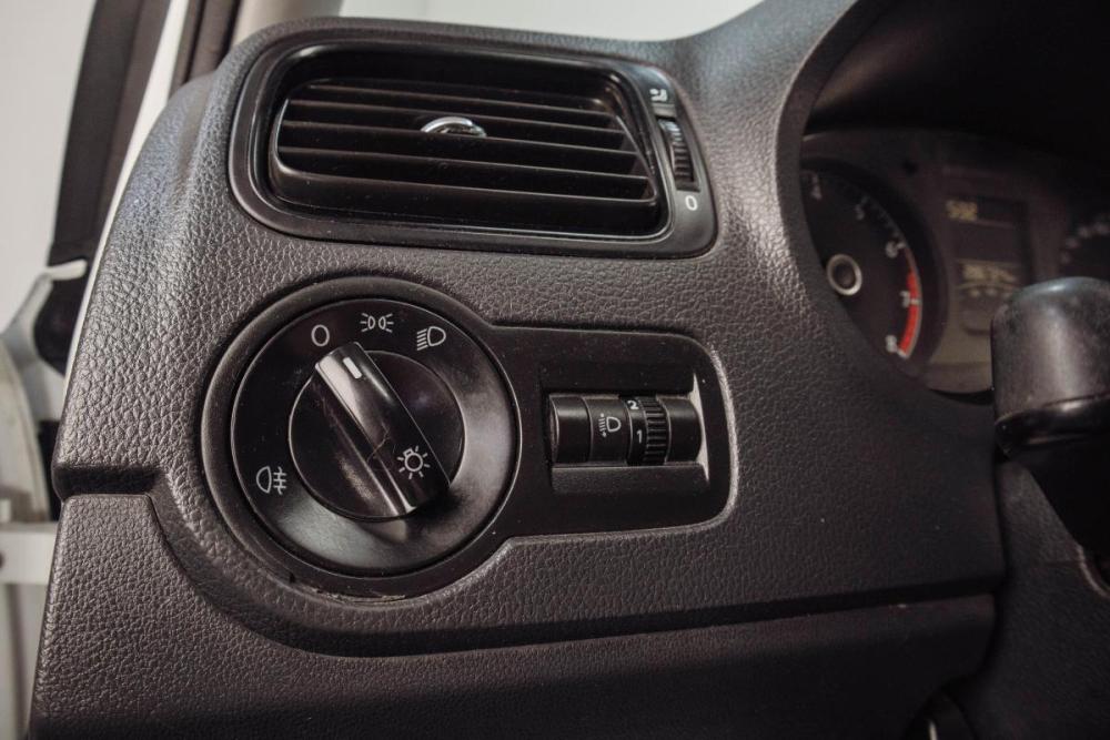 Volkswagen Polo V Рестайлинг Челябинск  - изображение 11