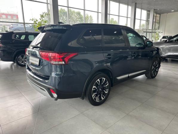Mitsubishi Outlander III Рестайлинг 3 с пробегом 2021 года, цена 2 425 000 рублей, 20500 км, внедорожник, Автокод Объявления