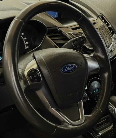 Ford Fiesta Mk6 Рестайлинг с пробегом 2015 года, цена 689 000 рублей, 207471 км, седан, Автокод Объявления