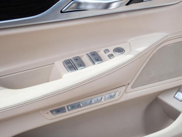 BMW 7 серии VI (G11/G12) с пробегом 2017 года, цена 3 332 840 рублей, 144974 км, седан, Автокод Объявления