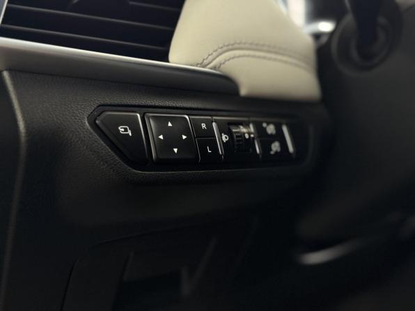 Chevrolet Captiva II с пробегом 2022 года, цена 2 029 000 рублей, 38848 км, внедорожник, Автокод Объявления