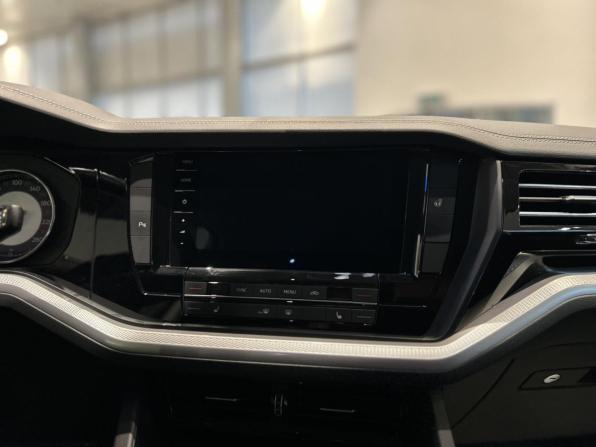 Volkswagen Touareg III с пробегом 2018 года, цена 4 697 000 рублей, 102131 км, внедорожник, Автокод Объявления