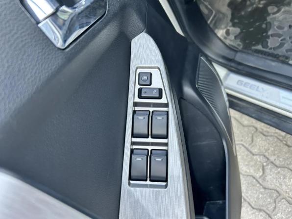 Geely Emgrand X7 I Рестайлинг с пробегом 2016 года, цена 782 000 рублей, 95227 км, внедорожник, Автокод Объявления
