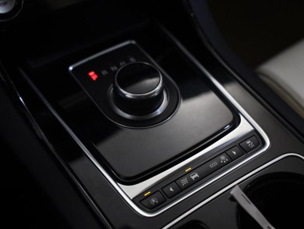 Jaguar XE I с пробегом 2016 года, цена 1 499 000 рублей, 137316 км, седан, Автокод Объявления