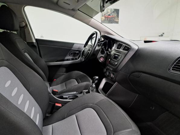 Kia Ceed II с пробегом 2014 года, цена 1 162 000 рублей, 92500 км, хэтчбек, Автокод Объявления