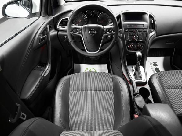 Opel Astra J Рестайлинг с пробегом 2012 года, цена 895 000 рублей, 155956 км, хэтчбек, Автокод Объявления