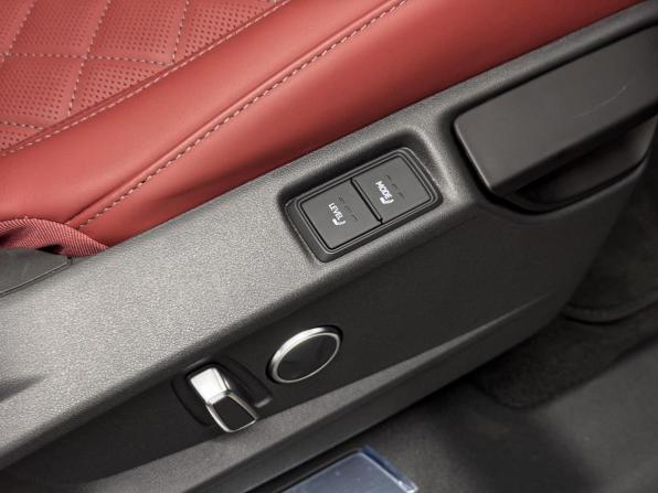 Audi Q6 с пробегом 2026 года, цена 8 060 000 рублей, 3943 км, внедорожник, Автокод Объявления