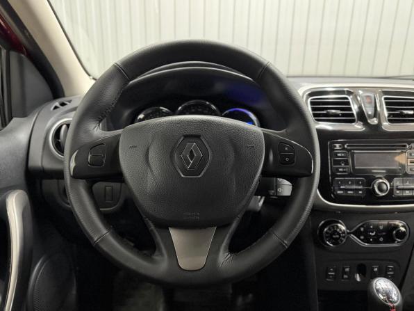 Renault Sandero II с пробегом 2017 года, цена 900 000 рублей, 174578 км, хэтчбек, Автокод Объявления