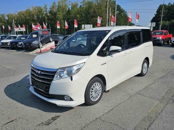 Toyota Noah III (R80) с пробегом 2015 года, цена 2 205 000 рублей, 192868 км, минивэн, Автокод Объявления