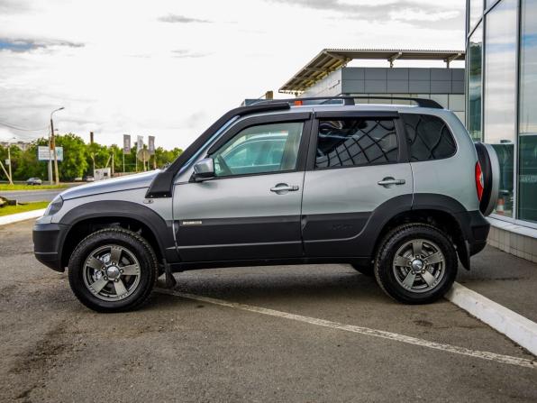 Chevrolet Niva I Рестайлинг с пробегом 2017 года, цена 918 000 рублей, 27335 км, внедорожник, Автокод Объявления
