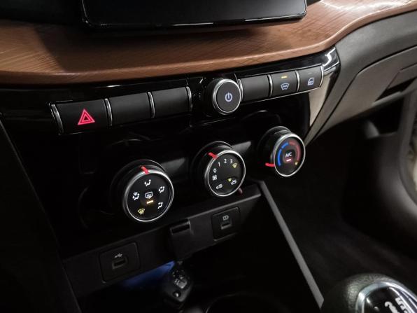 Lada (ВАЗ) Vesta I Рестайлинг (NG) с пробегом 2023 года, цена 1 366 000 рублей, 22649 км, седан, Автокод Объявления