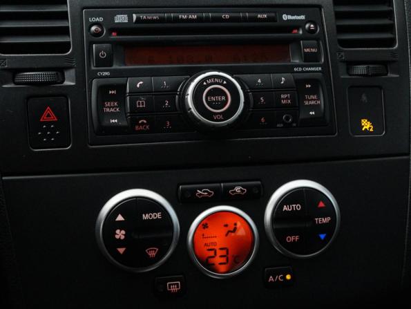 Nissan Tiida I Рестайлинг с пробегом 2012 года, цена 900 000 рублей, 140150 км, хэтчбек, Автокод Объявления