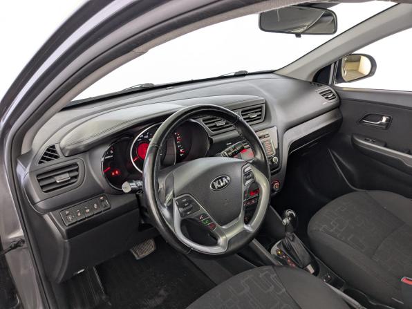 Kia Rio III Рестайлинг с пробегом 2017 года, цена 1 250 000 рублей, 93900 км, хэтчбек, Автокод Объявления