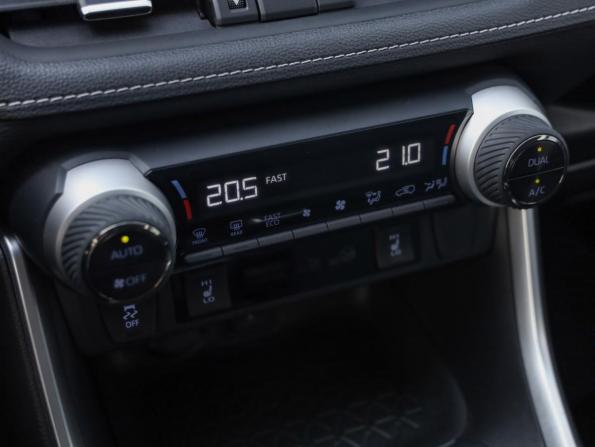 Toyota RAV4 V (XA50) с пробегом 2021 года, цена 3 969 000 рублей, 30285 км, внедорожник, Автокод Объявления