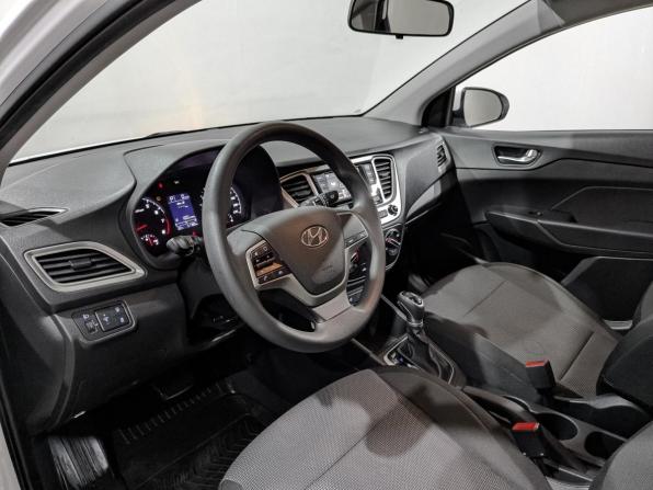 Hyundai Solaris II Рестайлинг с пробегом 2022 года, цена 1 690 000 рублей, 51771 км, седан, Автокод Объявления