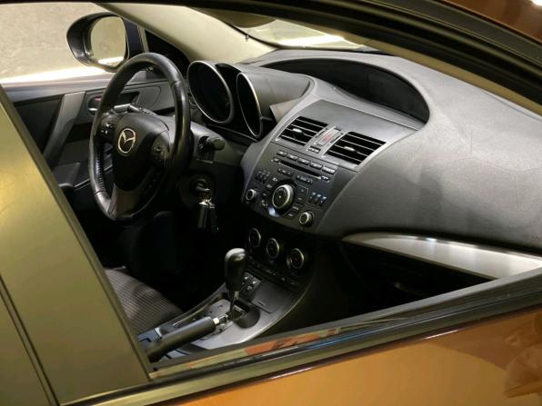 Mazda 3 II (BL) Рестайлинг с пробегом 2011 года, цена 755 000 рублей, 265022 км, седан, Автокод Объявления