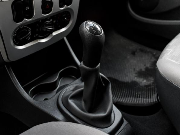 Renault Logan I Рестайлинг с пробегом 2015 года, цена 650 000 рублей, 82437 км, седан, Автокод Объявления