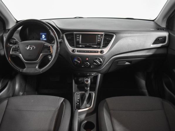 Hyundai Solaris II с пробегом 2018 года, цена 960 000 рублей, 130795 км, седан, Автокод Объявления