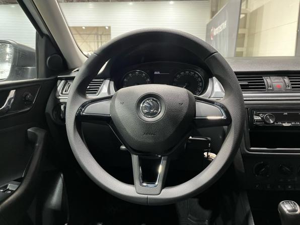 Skoda Rapid I с пробегом 2017 года, цена 1 060 000 рублей, 148871 км, лифтбек, Автокод Объявления