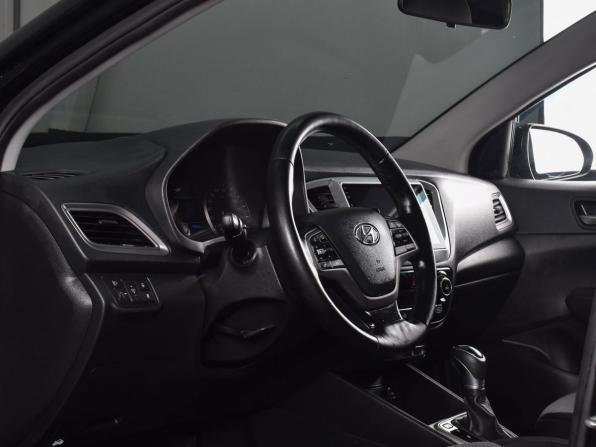 Hyundai Solaris II с пробегом 2019 года, цена 1 399 999 рублей, 155536 км, седан, Автокод Объявления