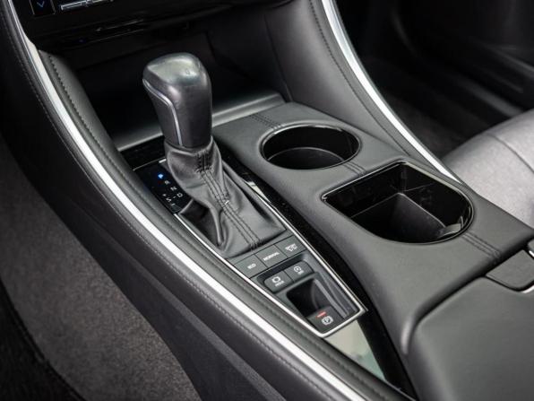 Toyota Avalon V с пробегом 2022 года, цена 3 390 000 рублей, 41515 км, седан, Автокод Объявления