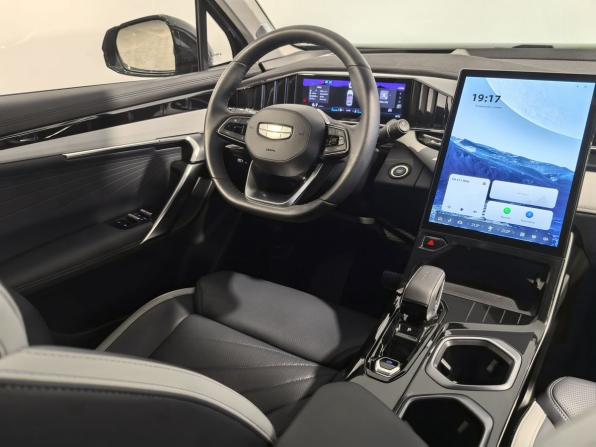 Geely Atlas II с пробегом 2025 года, цена 3 390 000 рублей, 12034 км, внедорожник, Автокод Объявления