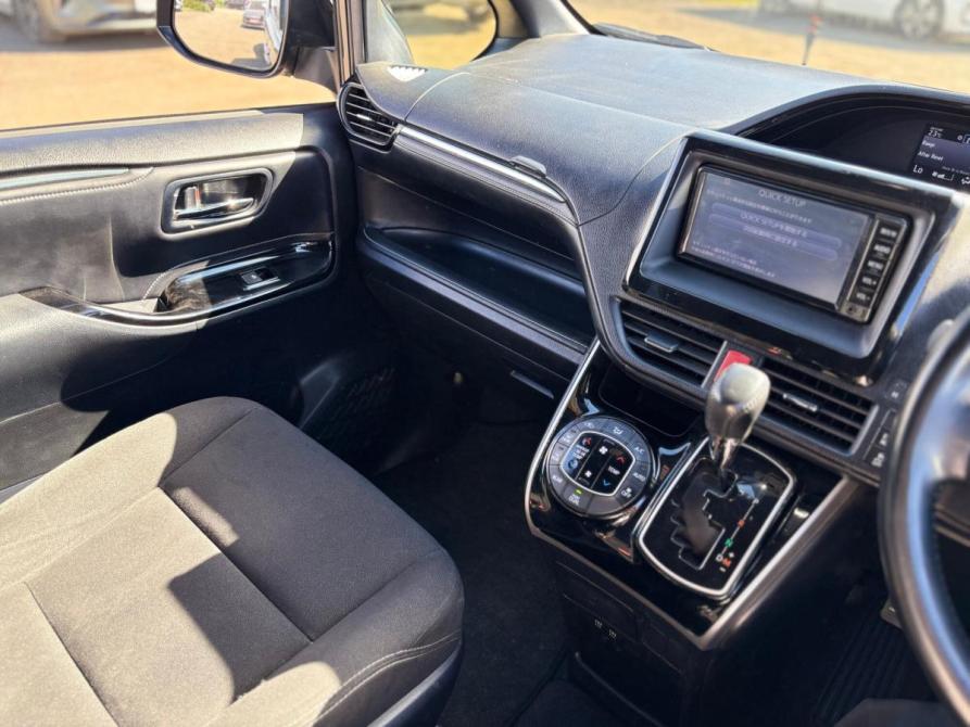 Toyota Esquire I Рестайлинг Набережные Челны  - изображение 12