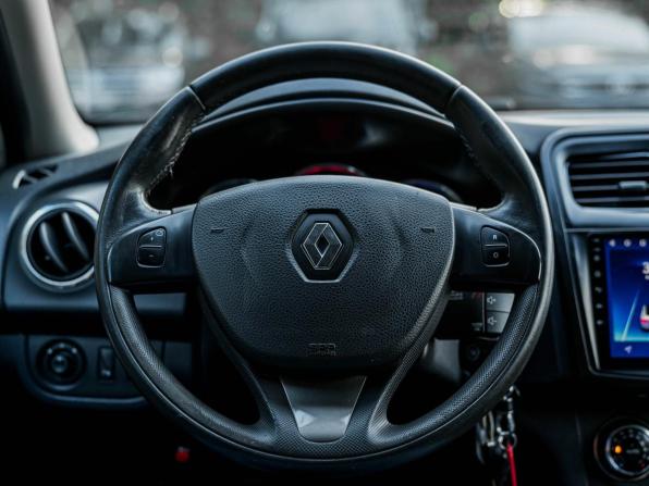 Renault Sandero II с пробегом 2015 года, цена 817 000 рублей, 145479 км, хэтчбек, Автокод Объявления