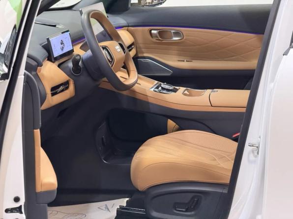 Geely EX5 Гибрид с пробегом 2026 года, цена 3 399 000 рублей, 11911 км, внедорожник, Автокод Объявления