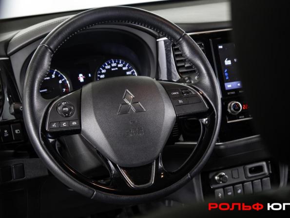 Mitsubishi Outlander III Рестайлинг 3 с пробегом 2022 года, цена 2 548 000 рублей, 43995 км, внедорожник, Автокод Объявления
