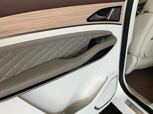 Forthing Yacht с пробегом 2023 года, цена 2 549 900 рублей, 21357 км, минивэн, Автокод Объявления