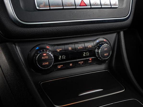 Mercedes-Benz CLA I (C117 X117) Рестайлинг с пробегом 2019 года, цена 2 150 000 рублей, 72835 км, седан, Автокод Объявления