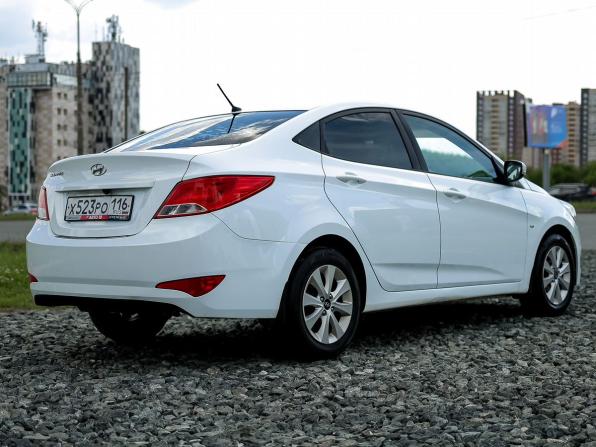 Hyundai Solaris I Рестайлинг с пробегом 2016 года, цена 999 000 рублей, 107000 км, седан, Автокод Объявления