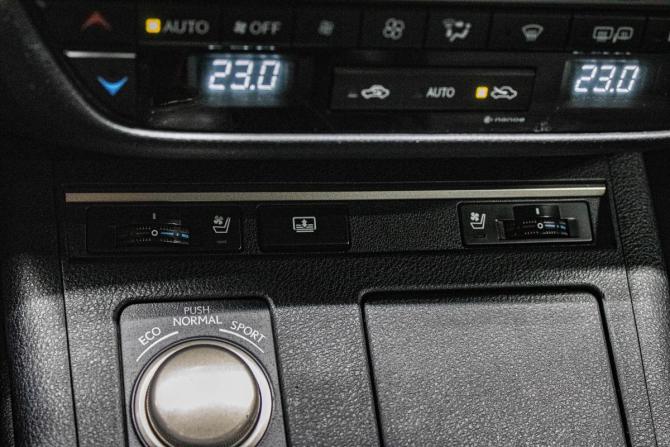 Lexus ES VI с пробегом 2014 года, цена 2 049 000 рублей, 132647 км, седан, Автокод Объявления