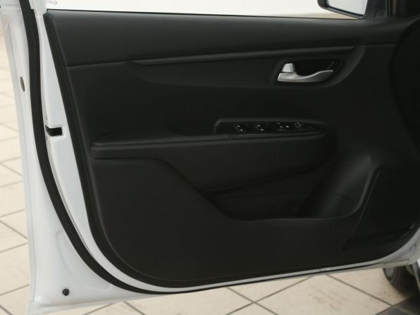 Kia Rio IV Рестайлинг с пробегом 2021 года, цена 1 722 000 рублей, 46700 км, хэтчбек, Автокод Объявления