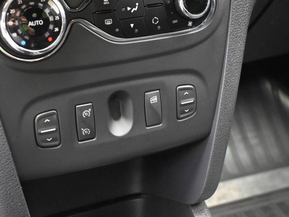 Renault Sandero II с пробегом 2014 года, цена 889 000 рублей, 154003 км, хэтчбек, Автокод Объявления