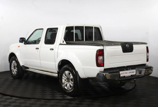 Nissan NP300 с пробегом 2008 года, цена 1 000 000 рублей, 107100 км, offers.body_type.unknown, Автокод Объявления