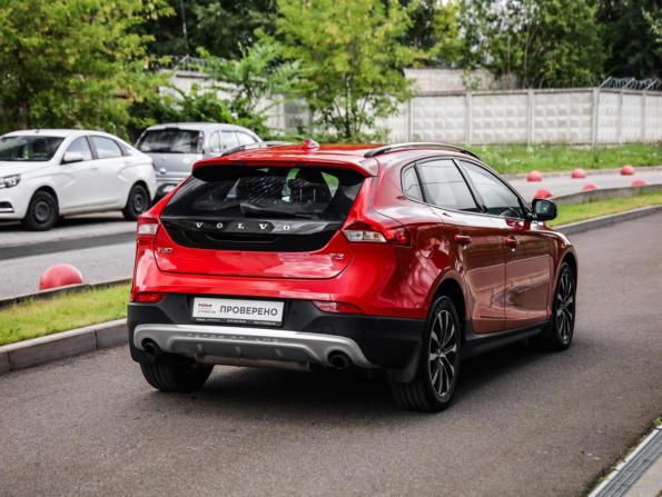 Volvo V40 Cross Country I Рестайлинг с пробегом 2019 года, цена 1 899 000 рублей, 76671 км, хэтчбек, Автокод Объявления