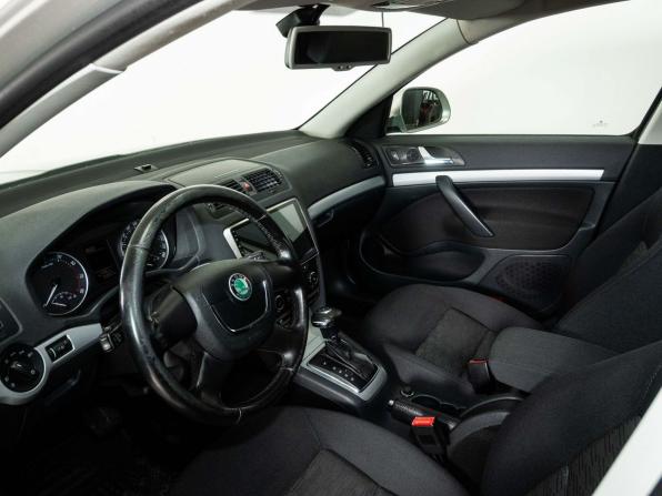 Skoda Octavia II (A5) Рестайлинг с пробегом 2012 года, цена 833 000 рублей, 230000 км, лифтбек, Автокод Объявления