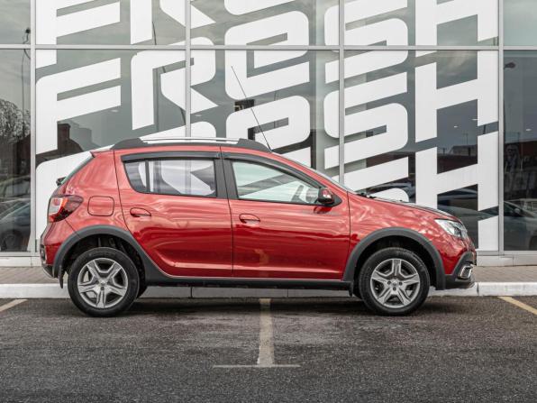 Renault Sandero II Рестайлинг с пробегом 2020 года, цена 1 322 500 рублей, 49725 км, хэтчбек, Автокод Объявления