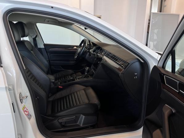 Volkswagen Passat B8 с пробегом 2018 года, цена 2 260 000 рублей, 110615 км, седан, Автокод Объявления