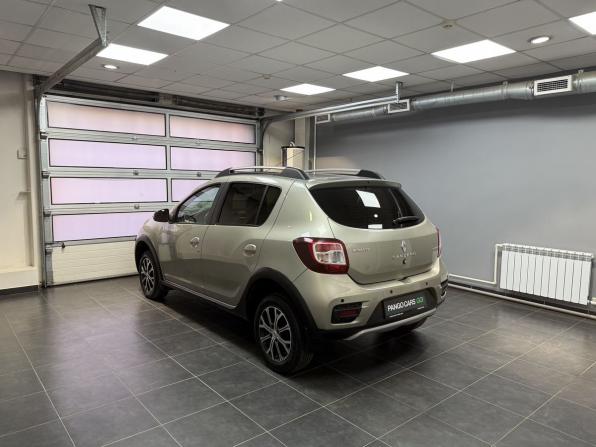 Renault Sandero II с пробегом 2017 года, цена 1 150 000 рублей, 92004 км, хэтчбек, Автокод Объявления