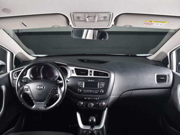 Kia Ceed II Рестайлинг с пробегом 2015 года, цена 919 995 рублей, 131048 км, хэтчбек, Автокод Объявления