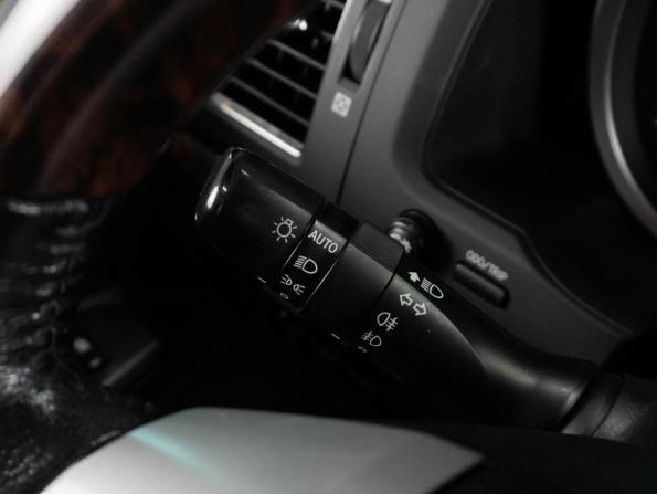 Toyota Land Cruiser 200 Series Рестайлинг 1 с пробегом 2012 года, цена 2 949 000 рублей, 385145 км, внедорожник, Автокод Объявления