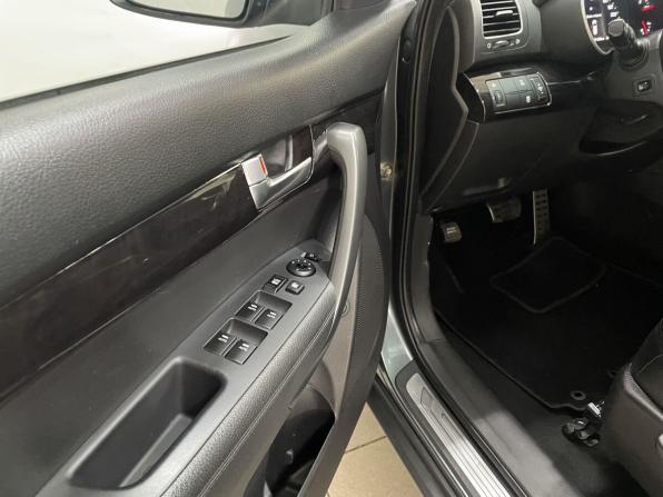 Kia Sorento II Рестайлинг с пробегом 2013 года, цена 1 699 000 рублей, 195179 км, внедорожник, Автокод Объявления