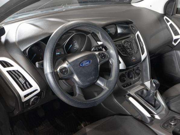 Ford Focus III с пробегом 2012 года, цена 560 000 рублей, 237800 км, хэтчбек, Автокод Объявления